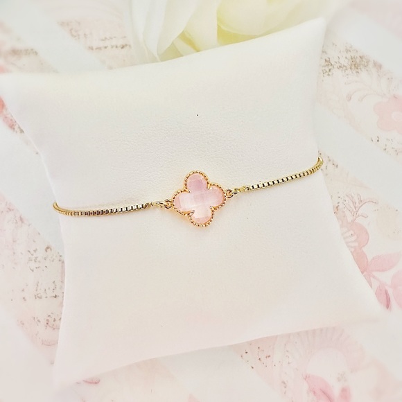 Preppy Pink Clover Crystal Gold Bracelet ✨ - Picture 1 of 3